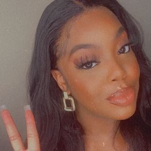 Meet your Posher, Renae